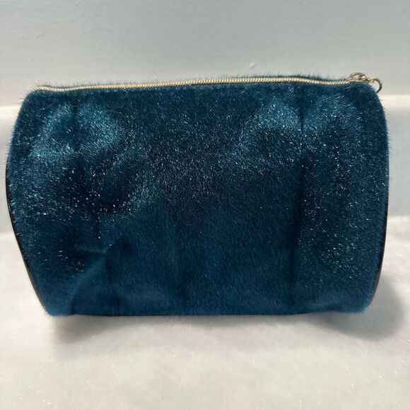 NWOT Lancome Deep Blue Fuzzy Faux Fur Cosmetic Toiletry Make-Up Bag Size 8 x 6 - Picture 4 of 4